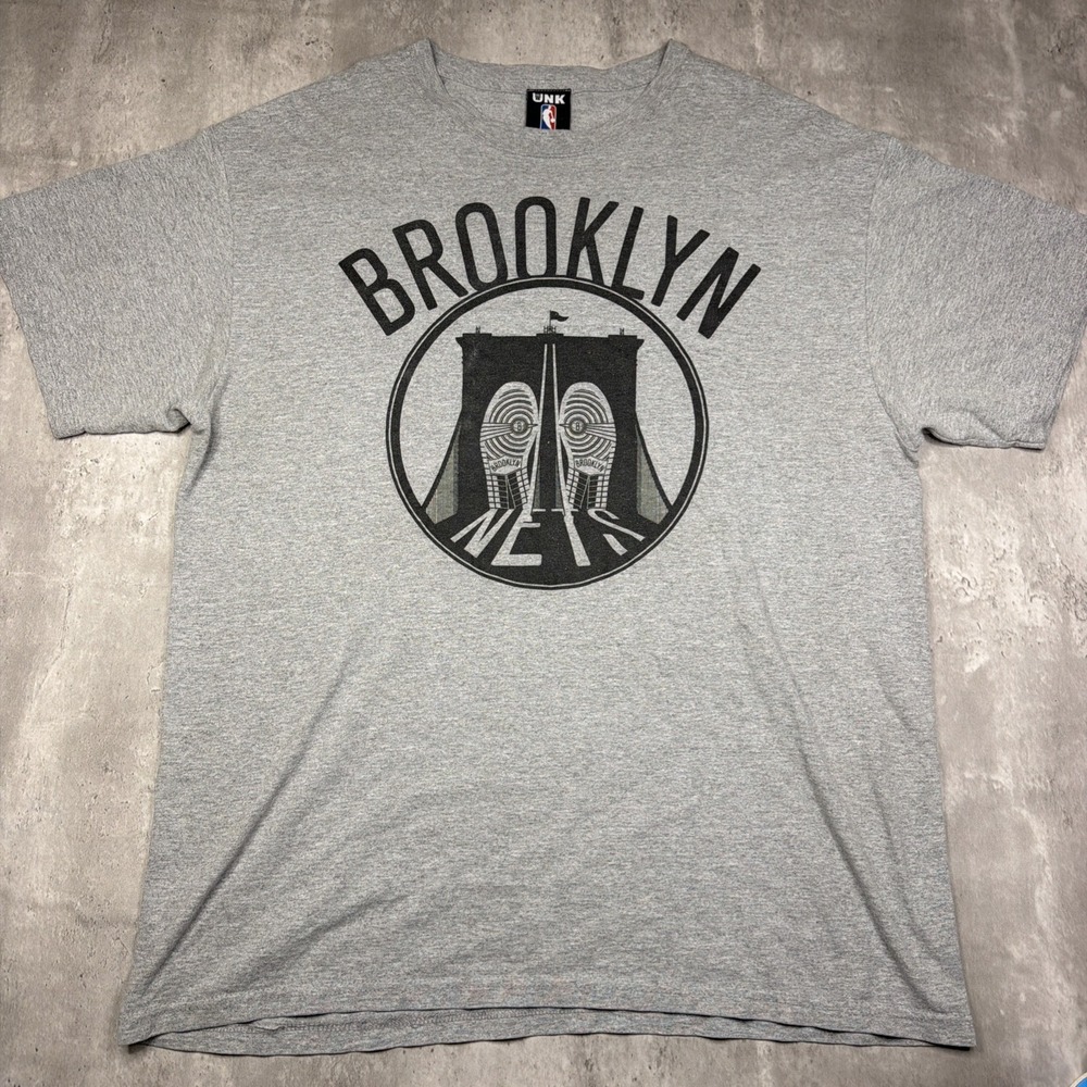 UNK Brooklyn Nets New York Jordans Bridge NBA Basketball Gray XL Graphic Shirt
